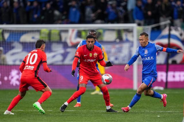 1740190365945034093.jpg (体育)(9)足球——足协超级杯:上海申花夺冠XxjpseC007127_20250208_PEPFN0A001.jpg